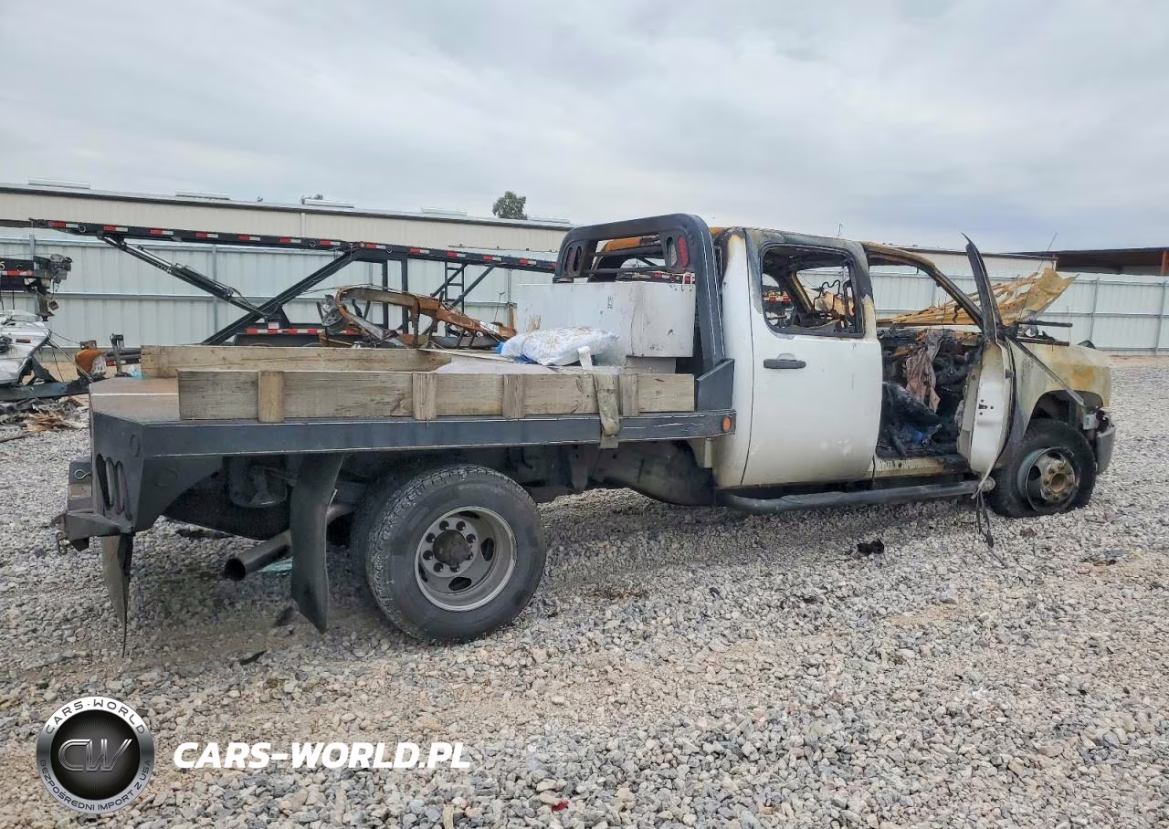 2013 Chevrolet Silverado Flatbed Truck VIN:1GB4CZC87DF238417 - 3