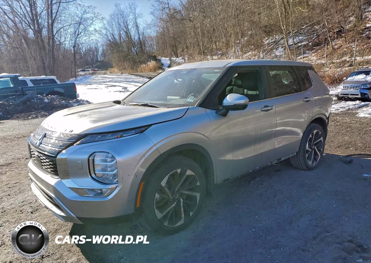 2022 Mitsubishi Outlander Se