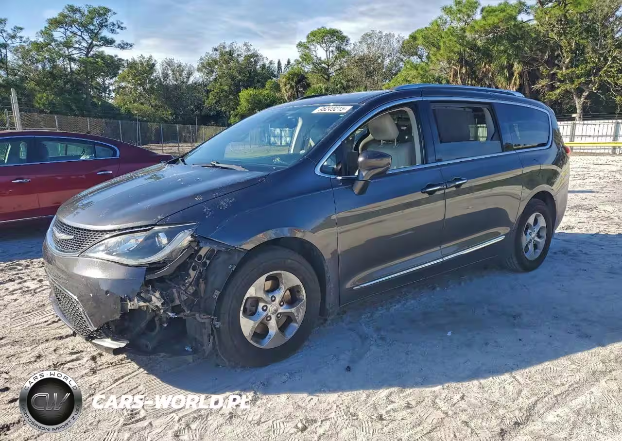 2017 Chrysler Pacifica Touring L Plus