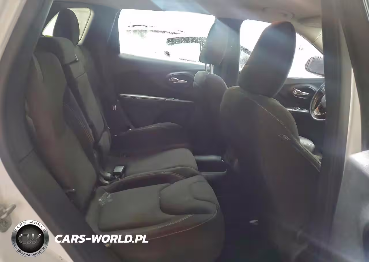 2015 Jeep Cherokee Latitude VIN:1C4PJLCB0FW657560 - 10