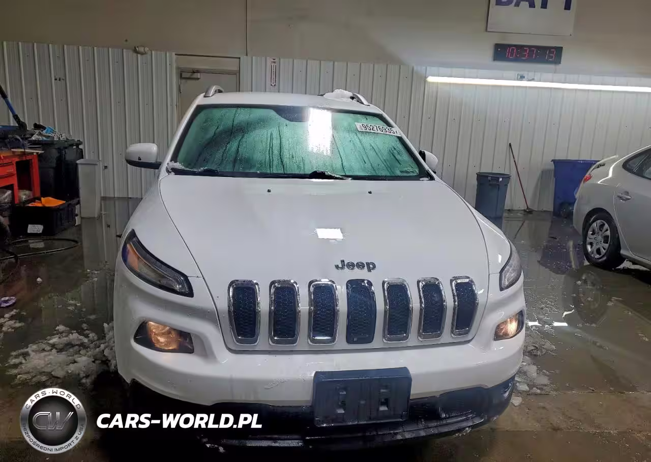 2015 Jeep Cherokee Latitude VIN:1C4PJLCB0FW657560 - 5