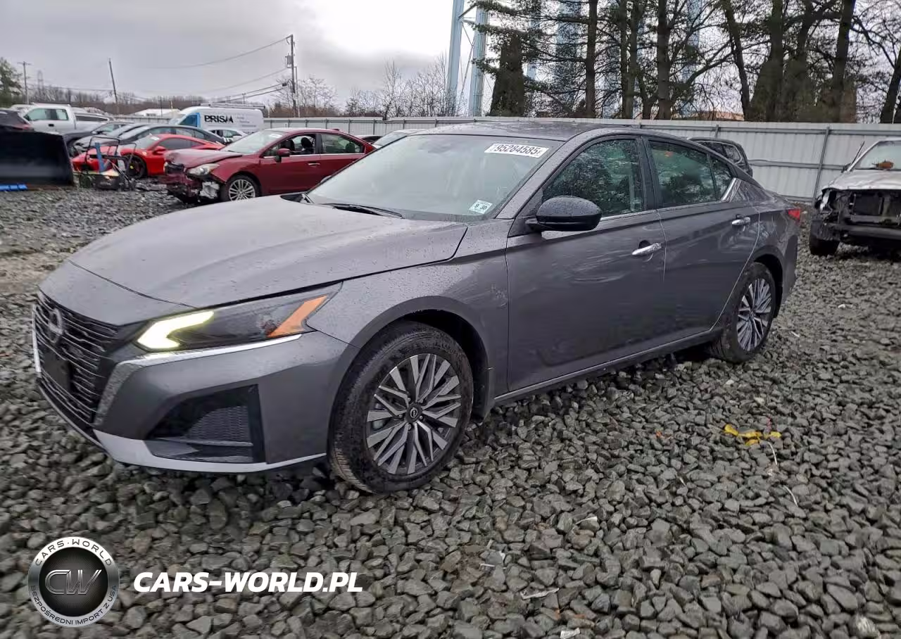 2025 Nissan Altima Sv