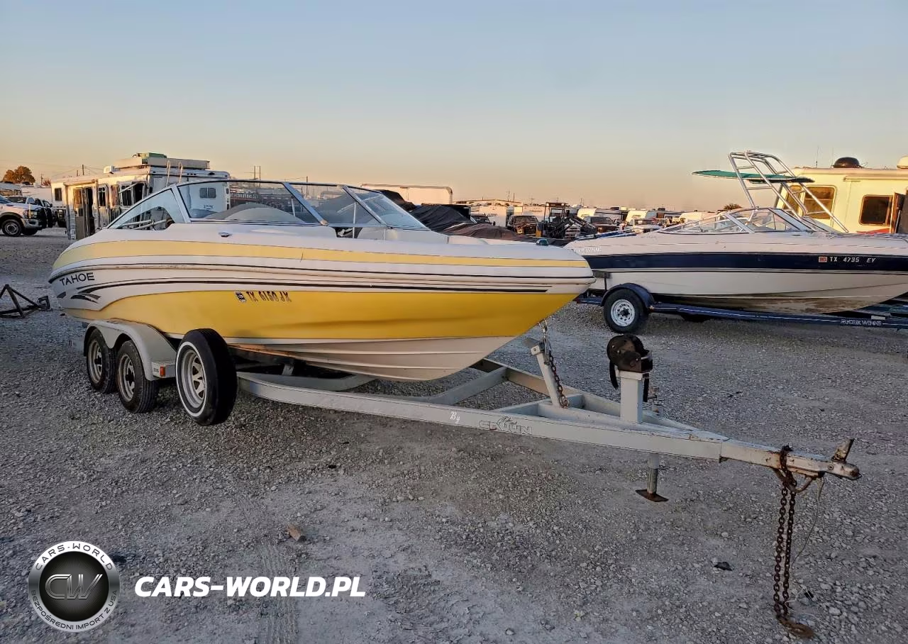 2003 Tahoe Boat