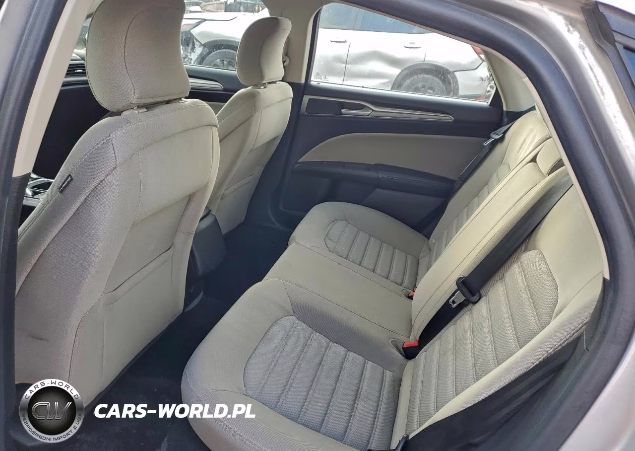 2019 Ford Fusion S VIN:3FA6P0G77KR102154 - 10