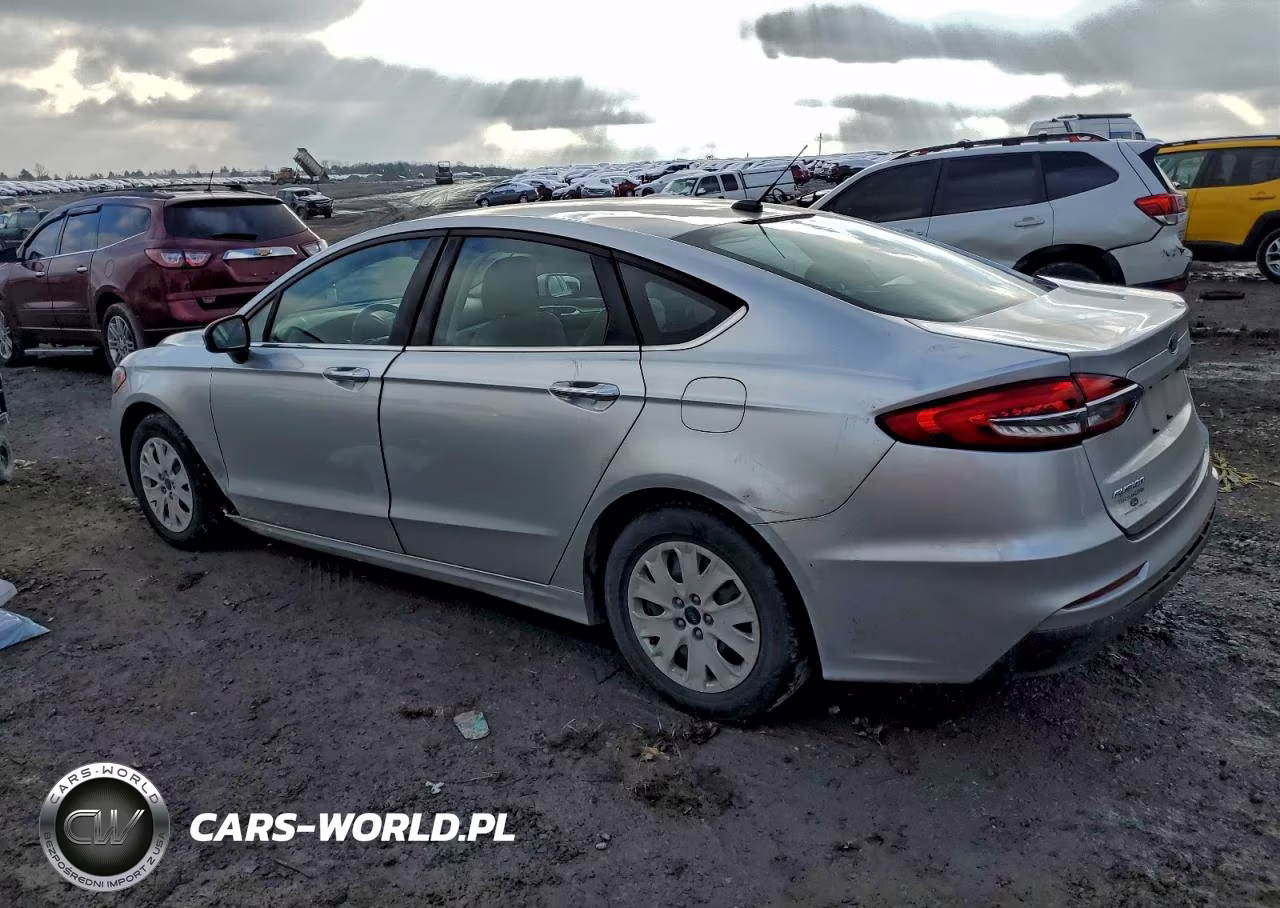 2019 Ford Fusion S VIN:3FA6P0G77KR102154 - 2