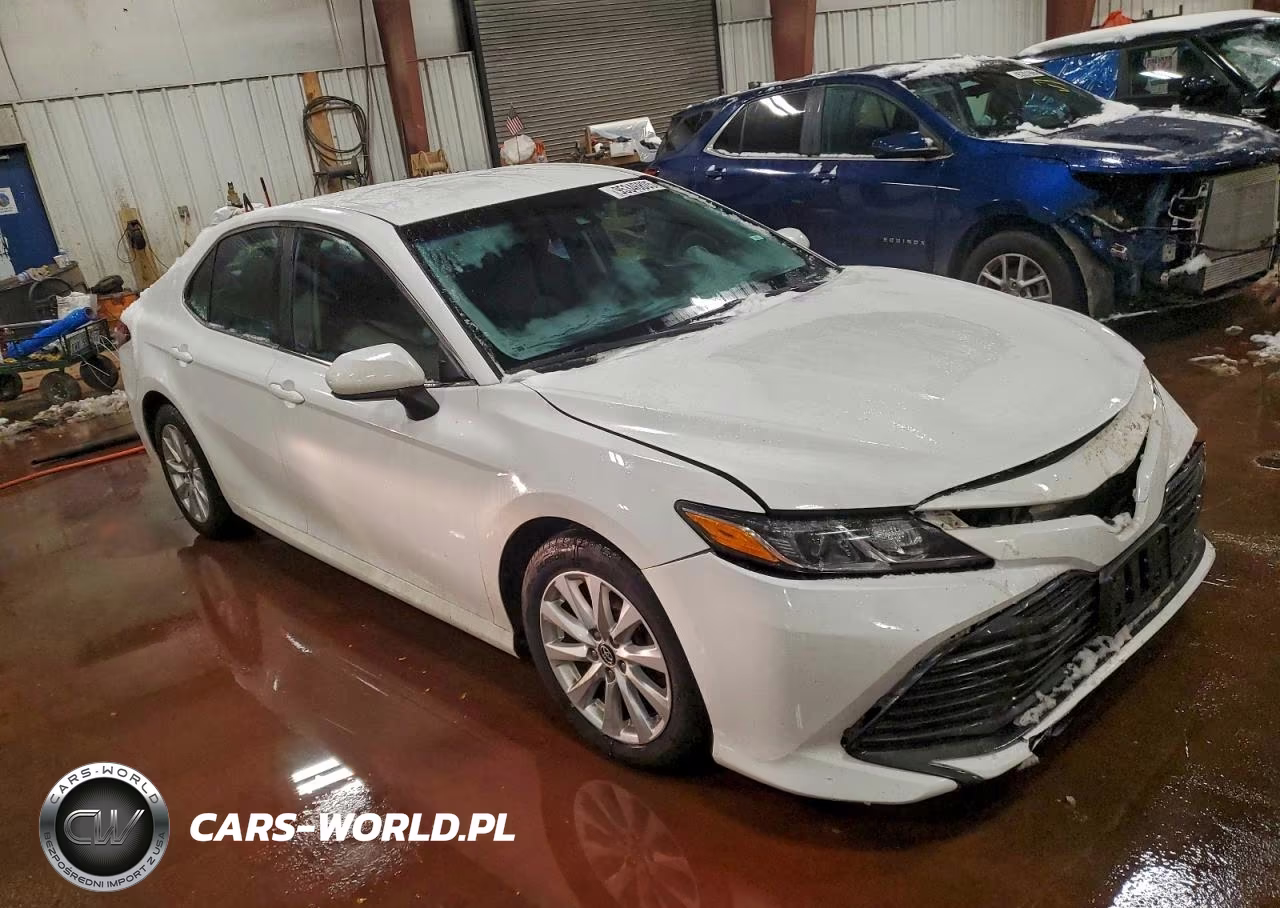 2018 Toyota Camry L VIN:4T1B11HK4JU103364 - 4