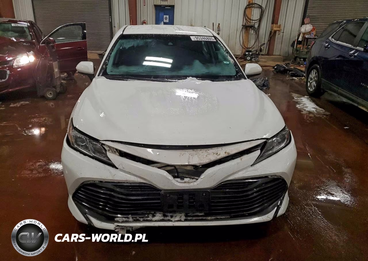 2018 Toyota Camry L VIN:4T1B11HK4JU103364 - 5