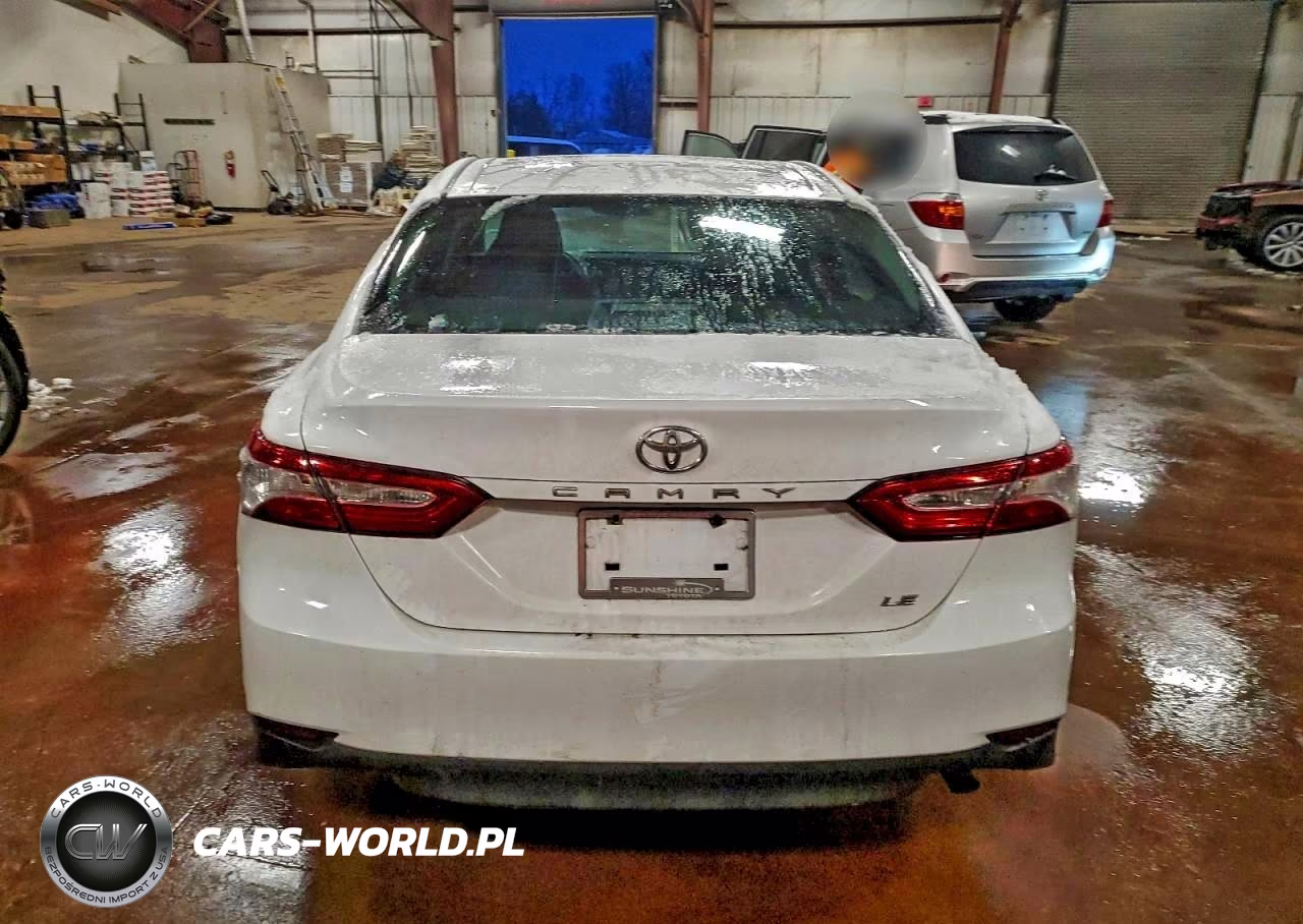 2018 Toyota Camry L VIN:4T1B11HK4JU103364 - 6