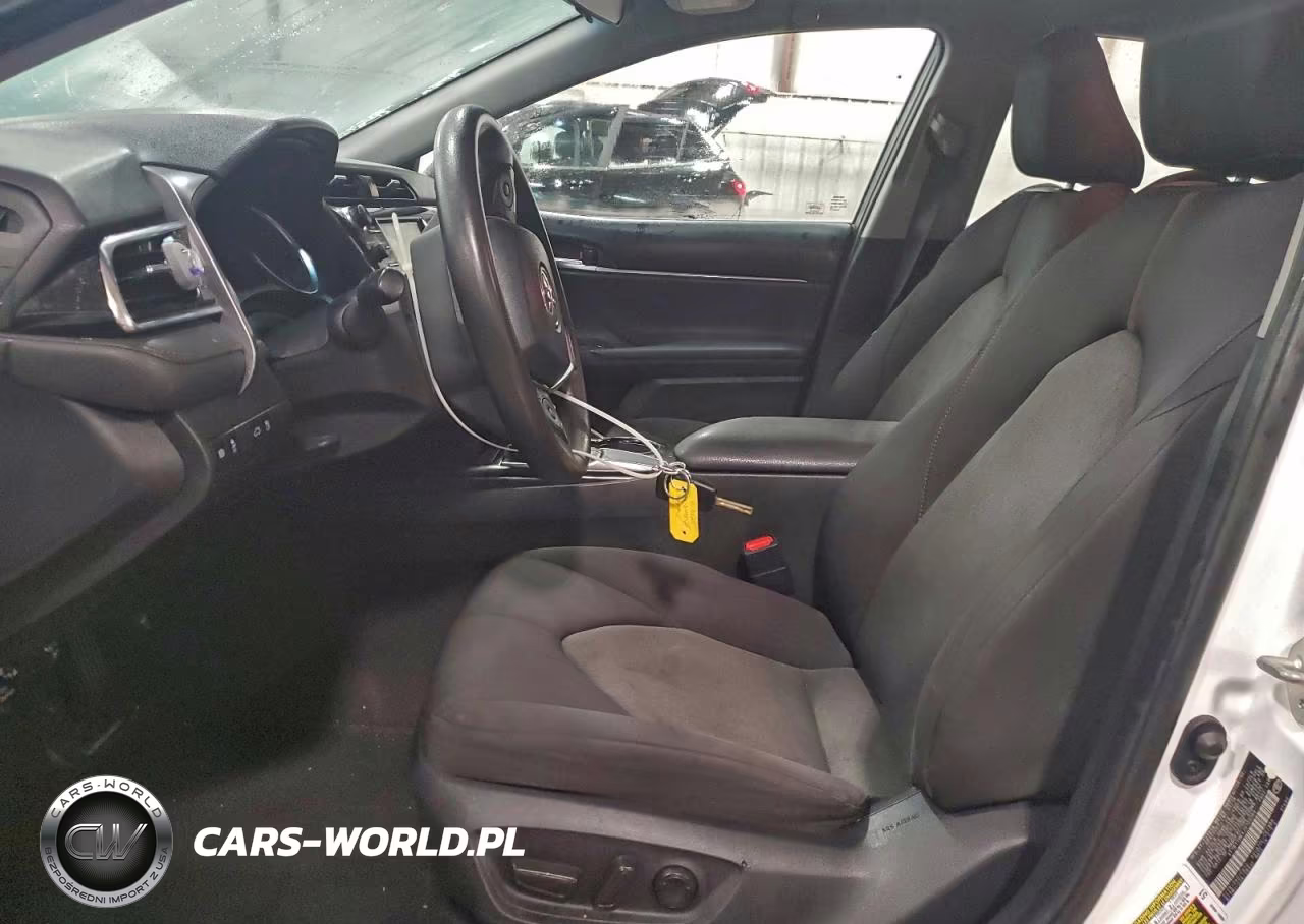 2018 Toyota Camry L VIN:4T1B11HK4JU103364 - 7
