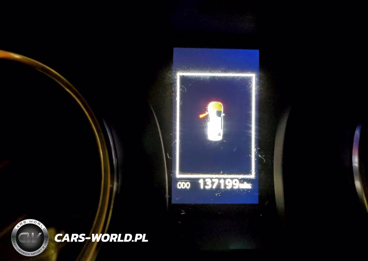 2018 Toyota Camry L VIN:4T1B11HK4JU103364 - 9