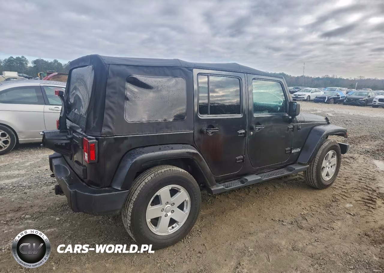 2012 Jeep Wrangler Unlimited Sahara VIN:1C4HJWEG8CL118230 - 3