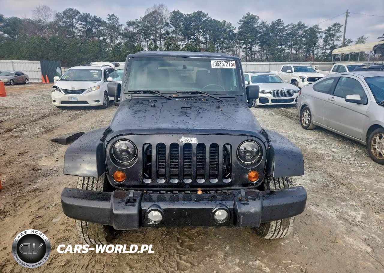 2012 Jeep Wrangler Unlimited Sahara VIN:1C4HJWEG8CL118230 - 5
