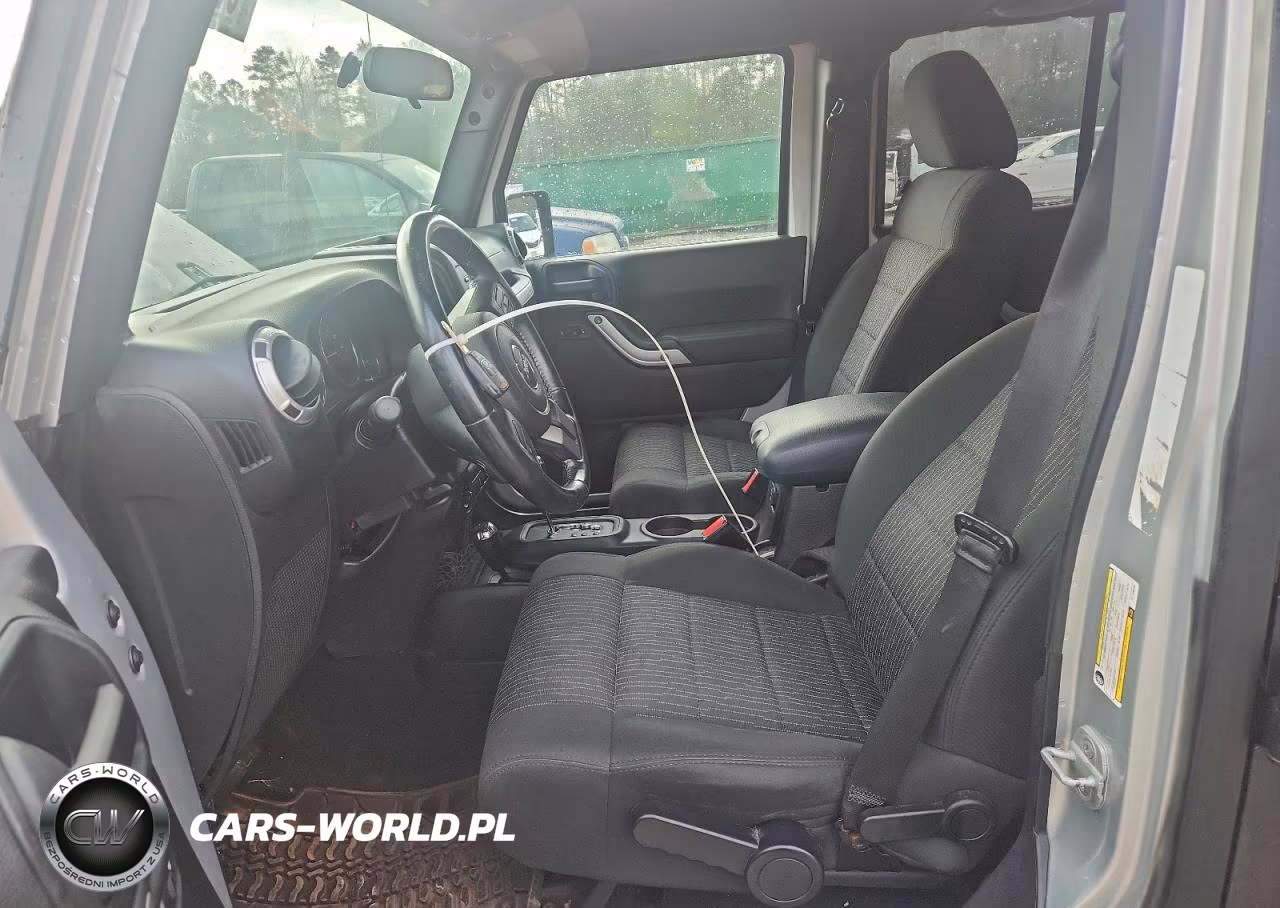 2012 Jeep Wrangler Unlimited Sahara VIN:1C4HJWEG8CL118230 - 7