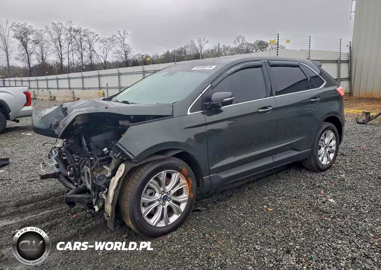 2022 Ford Edge Titanium