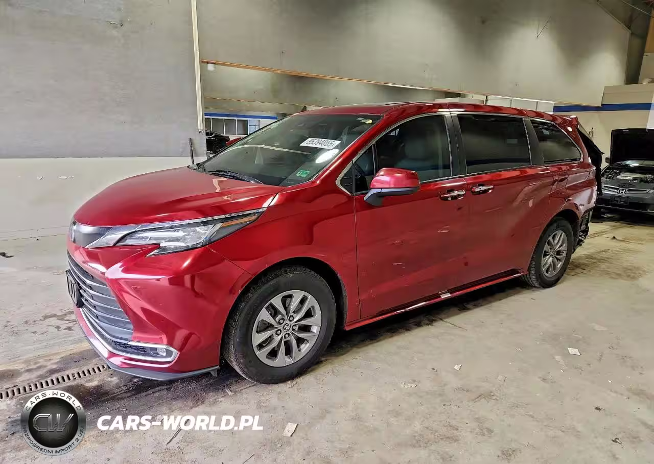 2022 Toyota Sienna Xle