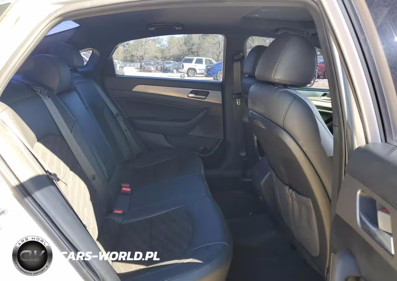 2018 Hyundai Sonata Sport VIN:5NPE34AB1JH685103 - 10