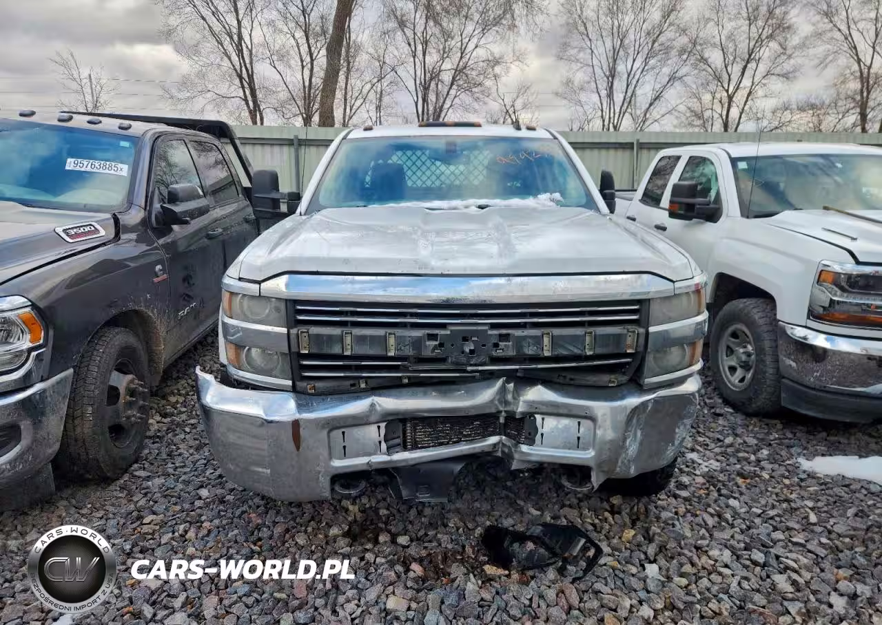 2015 Chevrolet Silverado K3500 VIN:1GB4KYC81FF153105 - 5