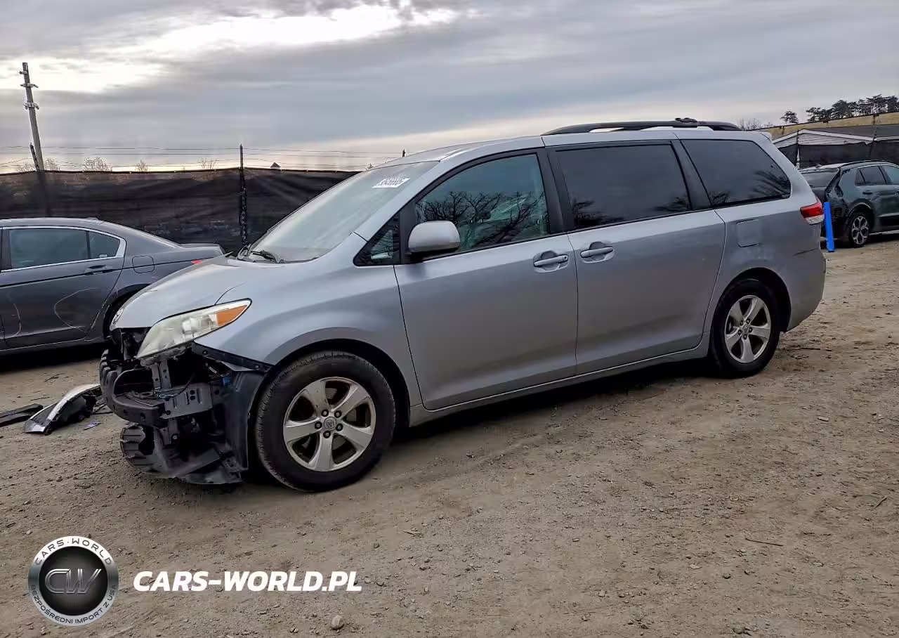 2011 Toyota Sienna Le