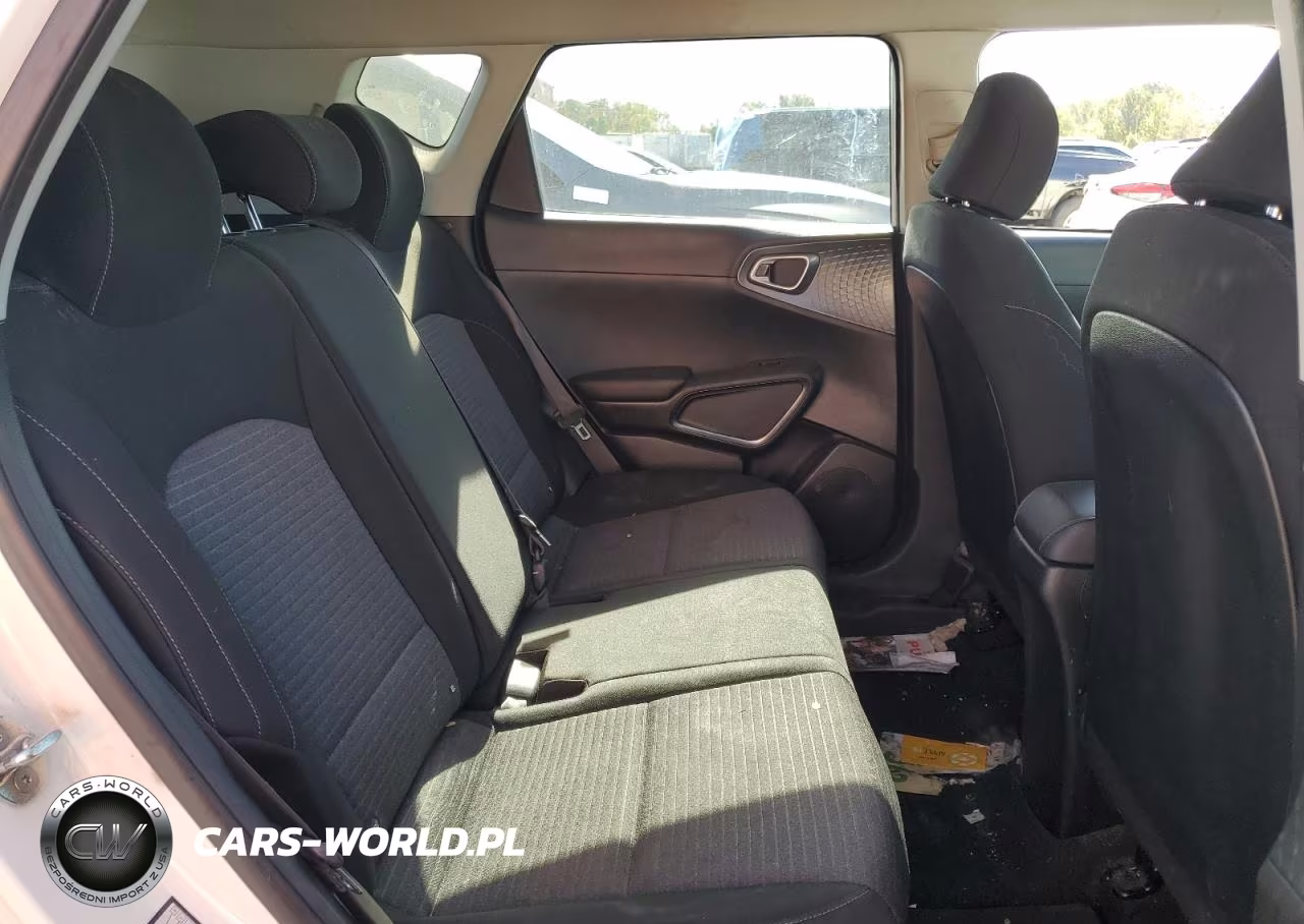 KIA SOUL LX VIN:KNDJ23AU1M7783313 - 10