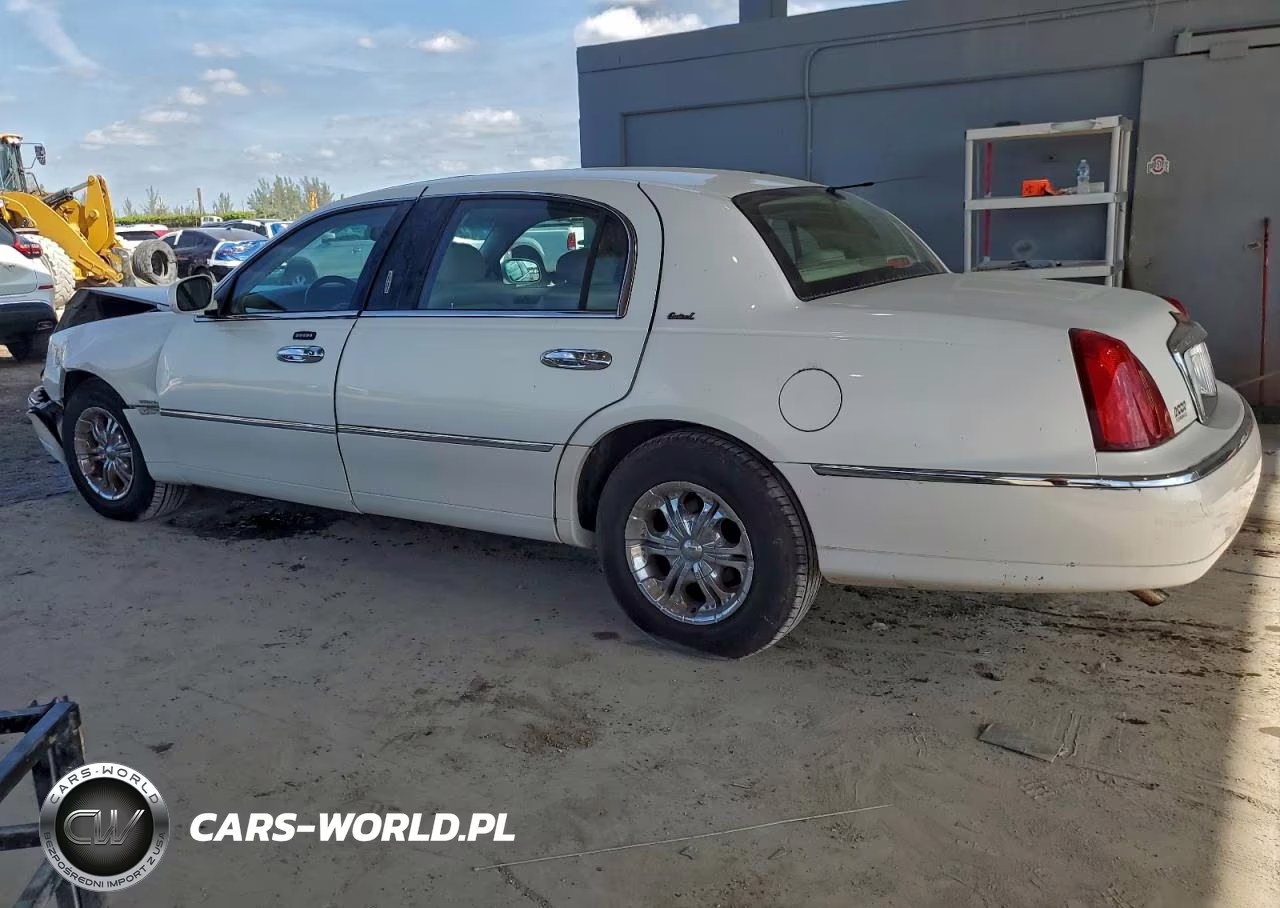 2002 Lincoln Town Car Cartier L VIN:1LNHM85W92Y636340 - 2