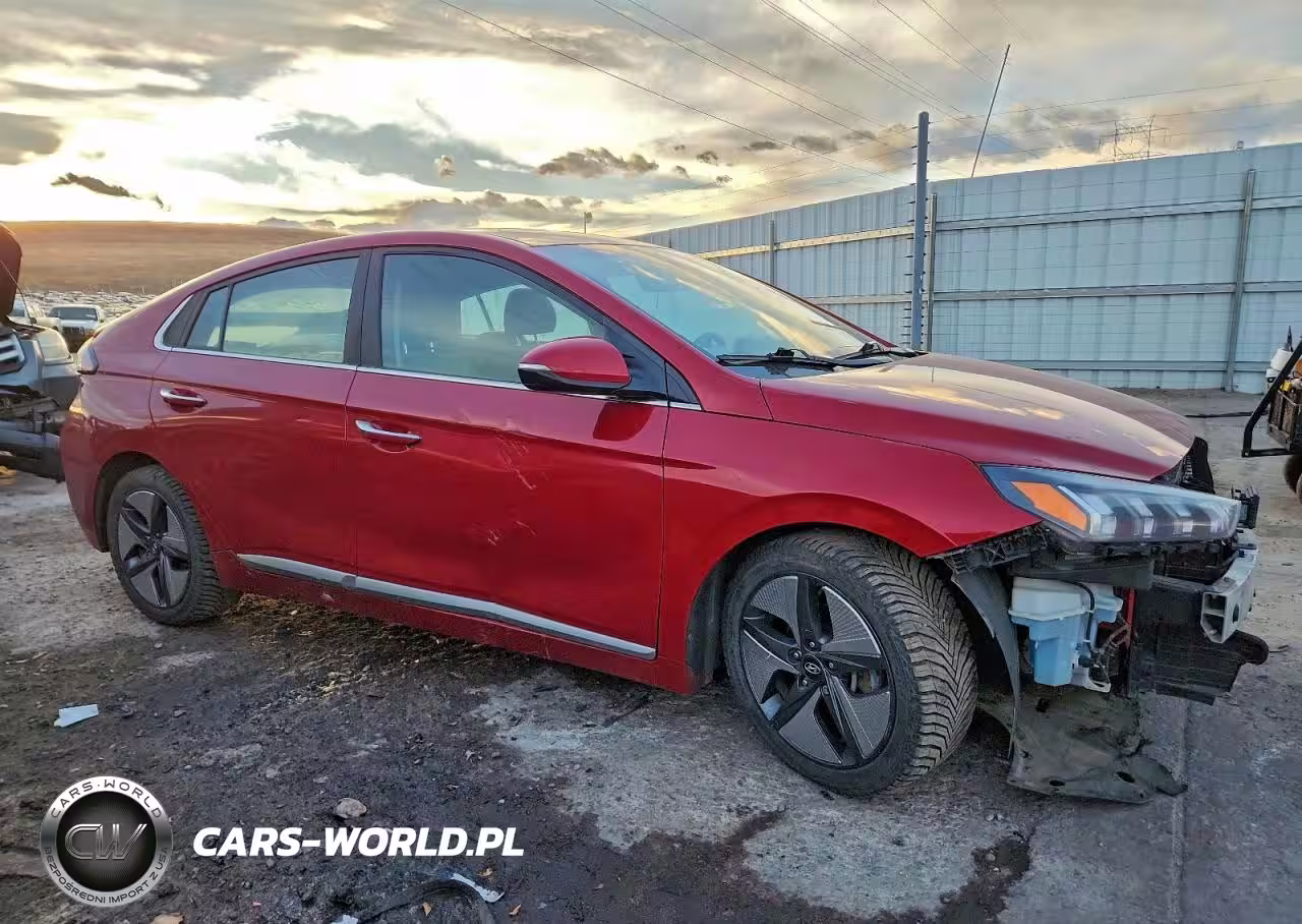 2022 Hyundai Ioniq Limited VIN:KMHC05LC0NU270714 - 4