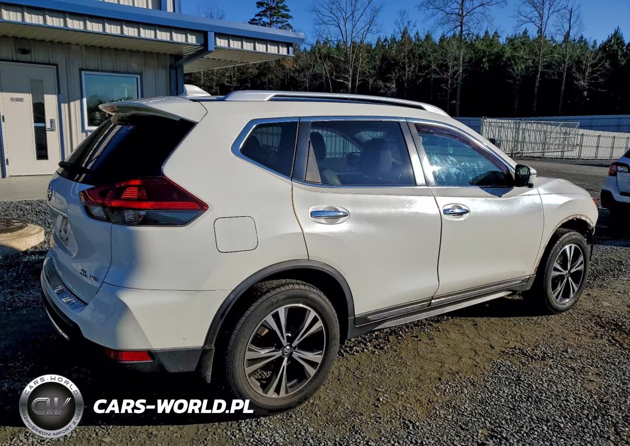 2018 Nissan Rogue S VIN:JN8AT2MV8JW304922 - 3