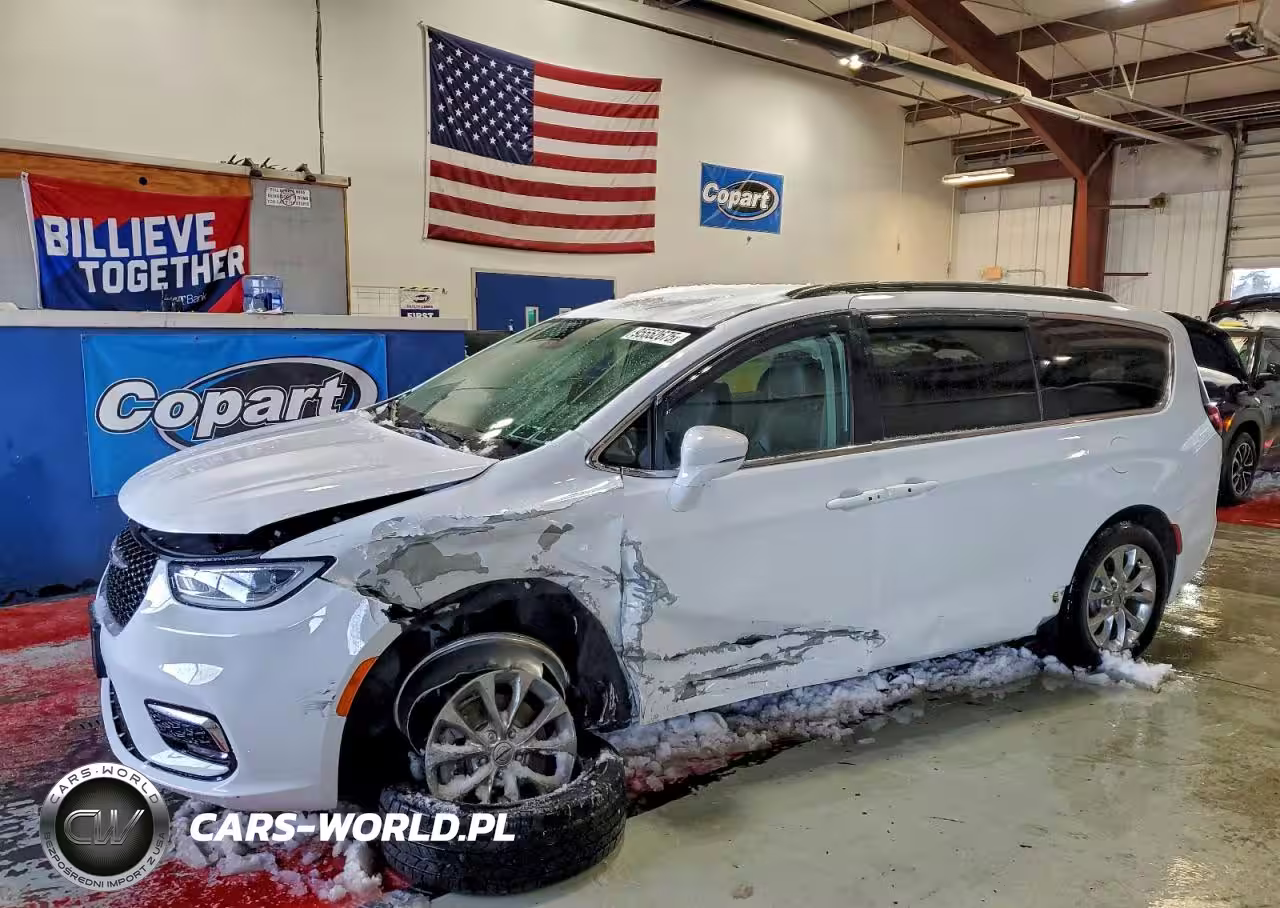 2022 Chrysler Pacifica Touring L
