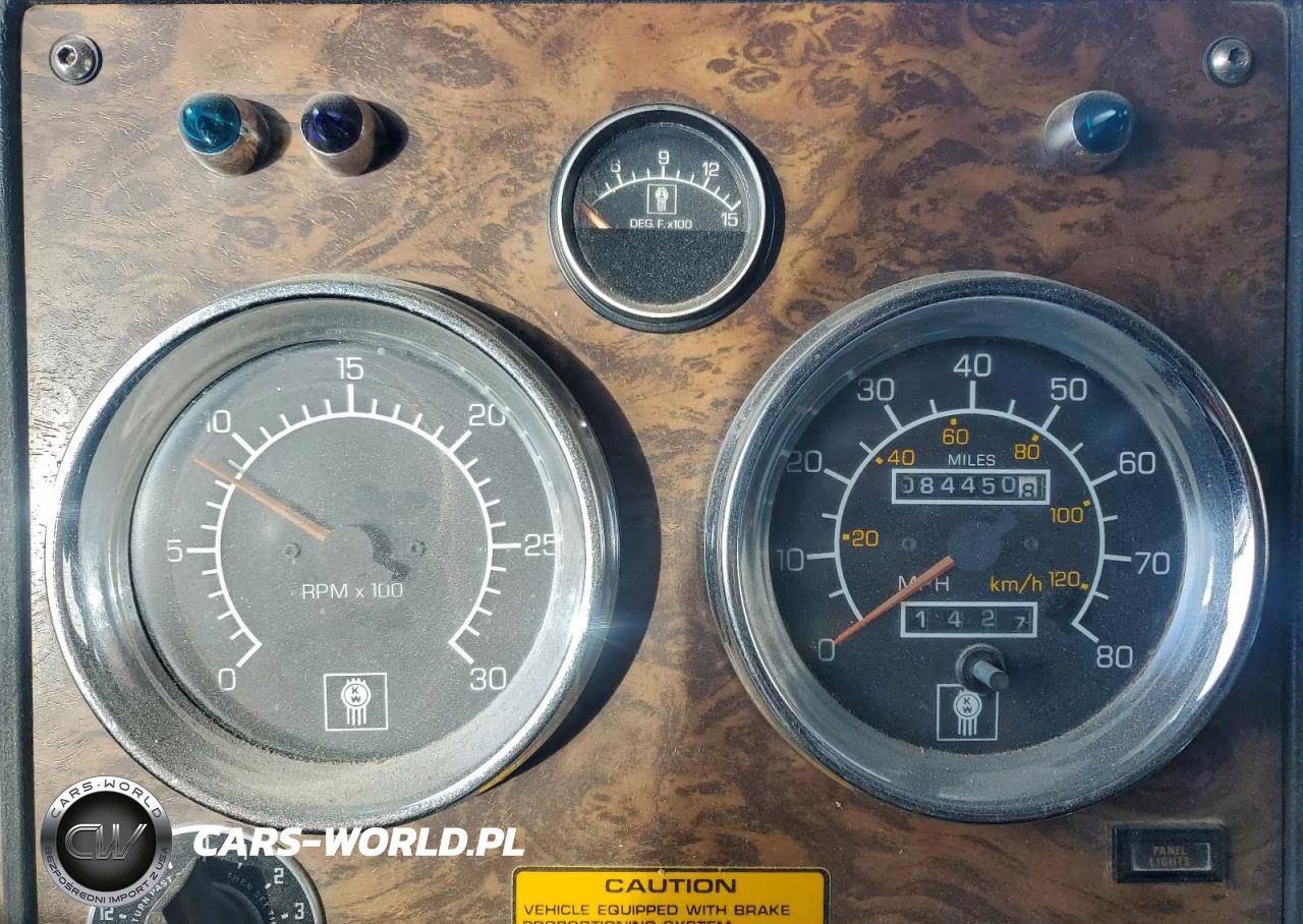 1996 Kenworth T600 Semi Truck VIN:1XKADR9X4TR729166 - 8