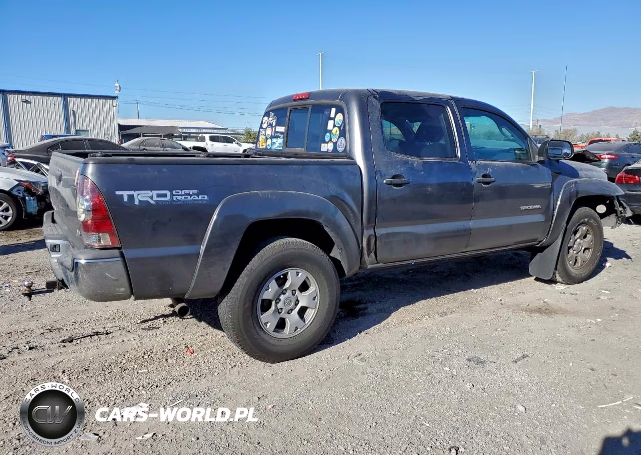2013 Toyota Tacoma Double Cab VIN:3TMLU4EN1DM129932 - 3