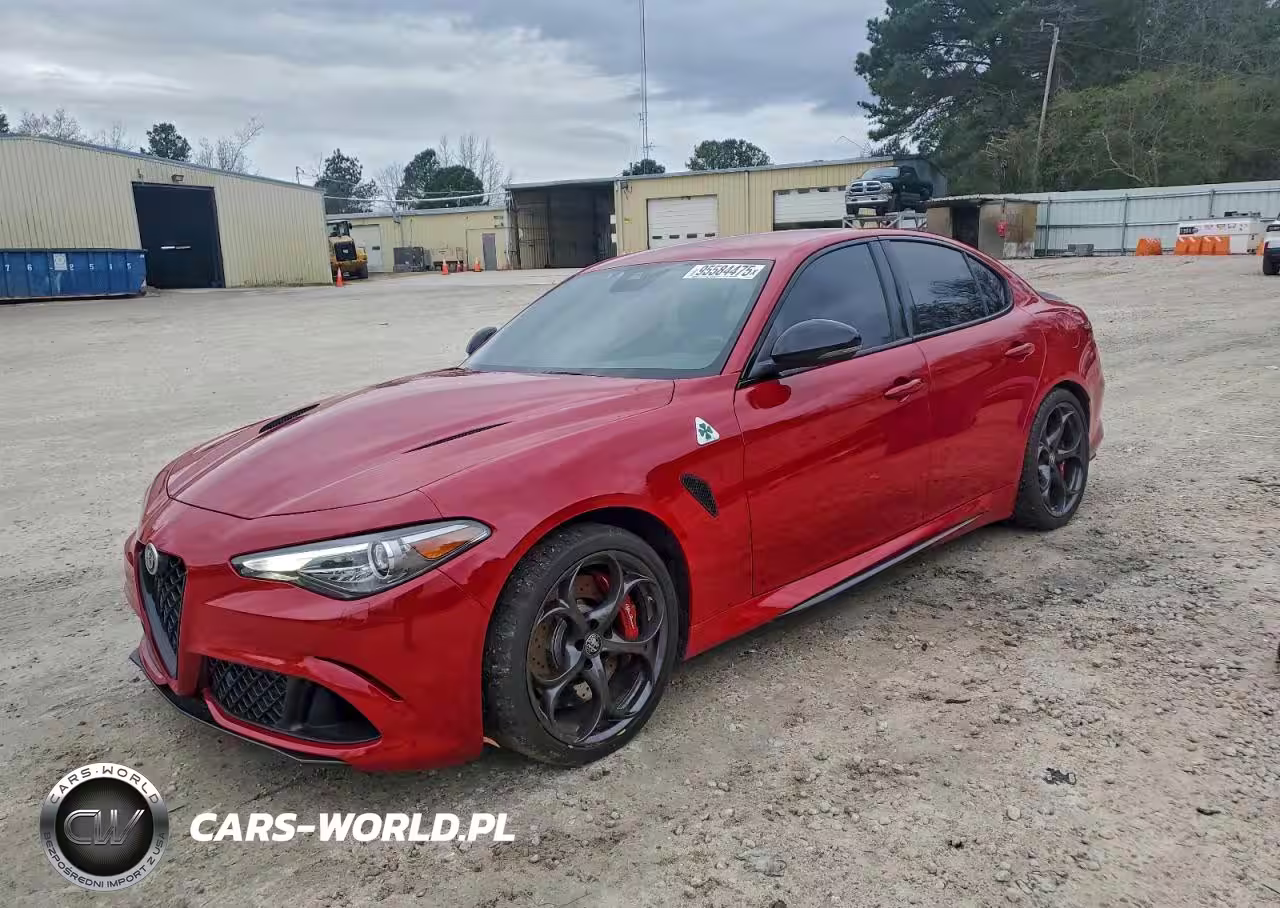 2022 Alfa Romeo Giulia Quadrifoglio