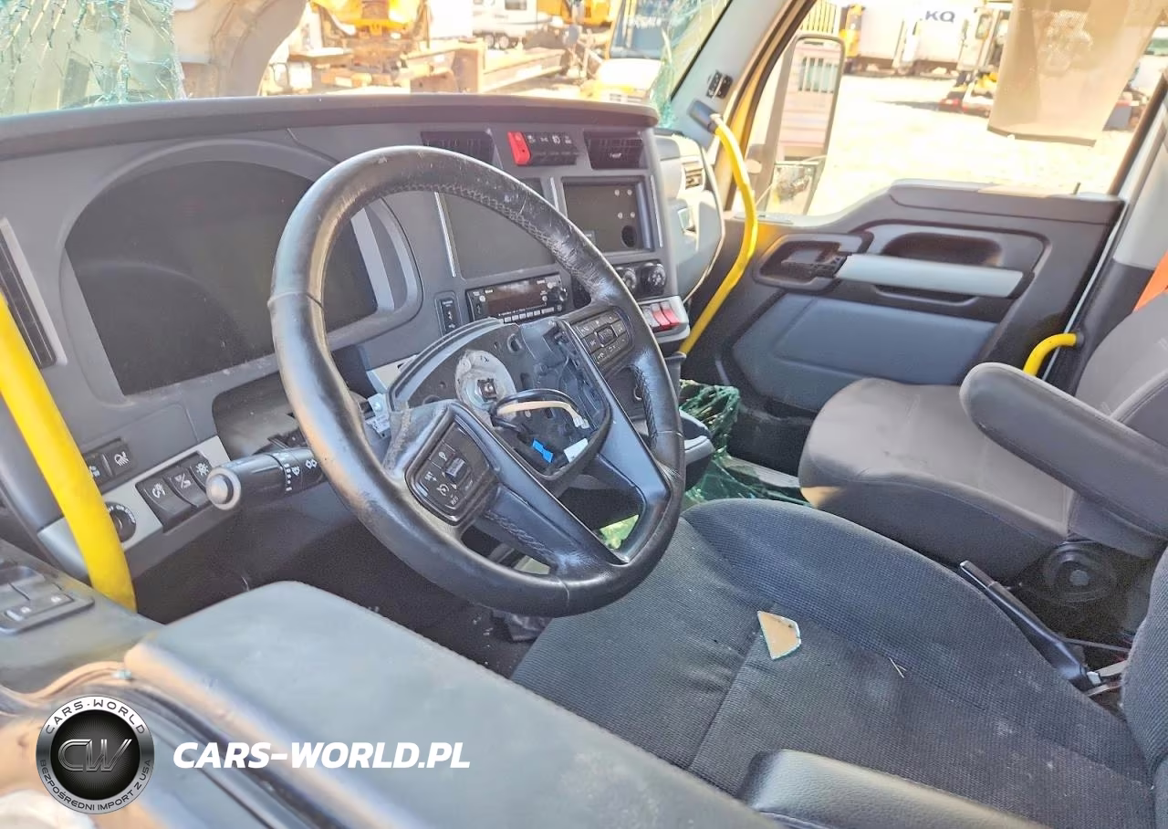 2022 Kenworth T680 Semi Truck VIN:1XKYD49XXNJ134650 - 8