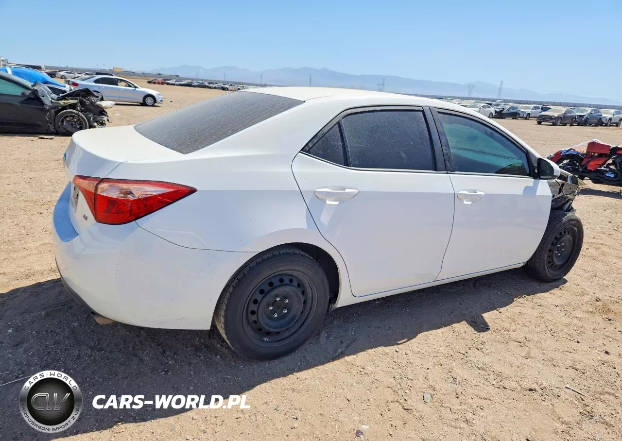 2019 Toyota Corolla Le VIN:2T1BURHE3KC235664 - 3