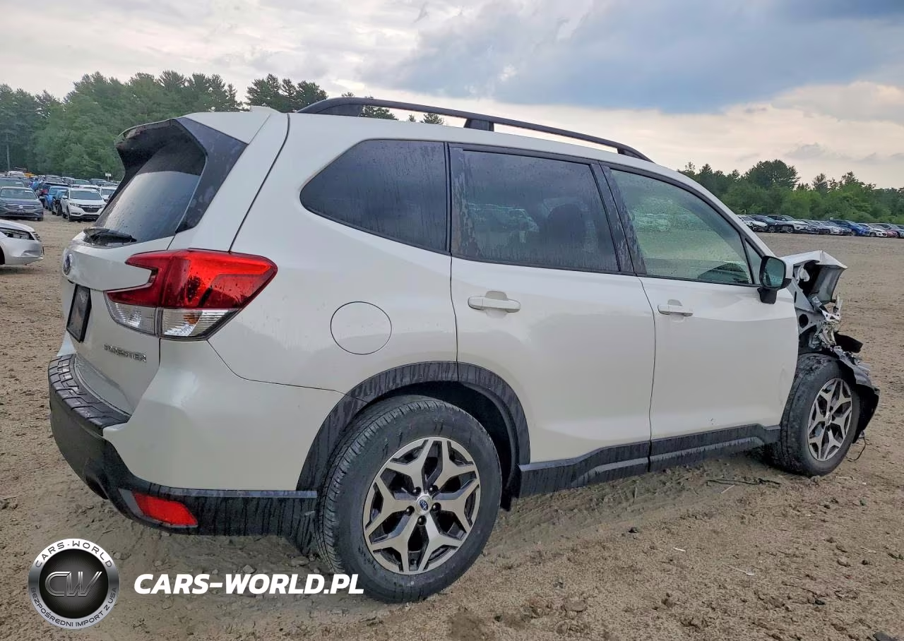 2021 Subaru Forester Premium VIN:JF2SKAFC3MH486760 - 3
