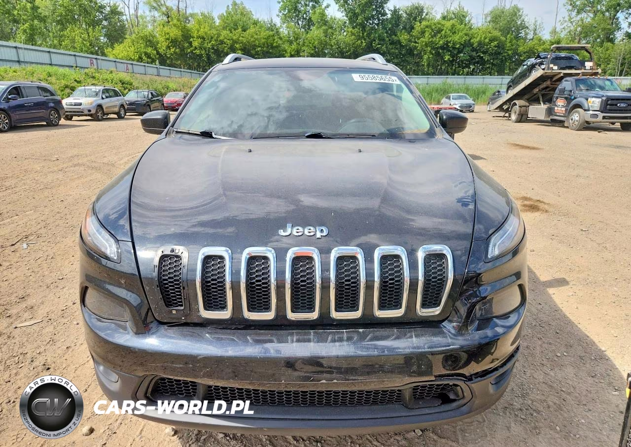 2015 Jeep Cherokee Latitude VIN:1C4PJMCS7FW755443 - 5