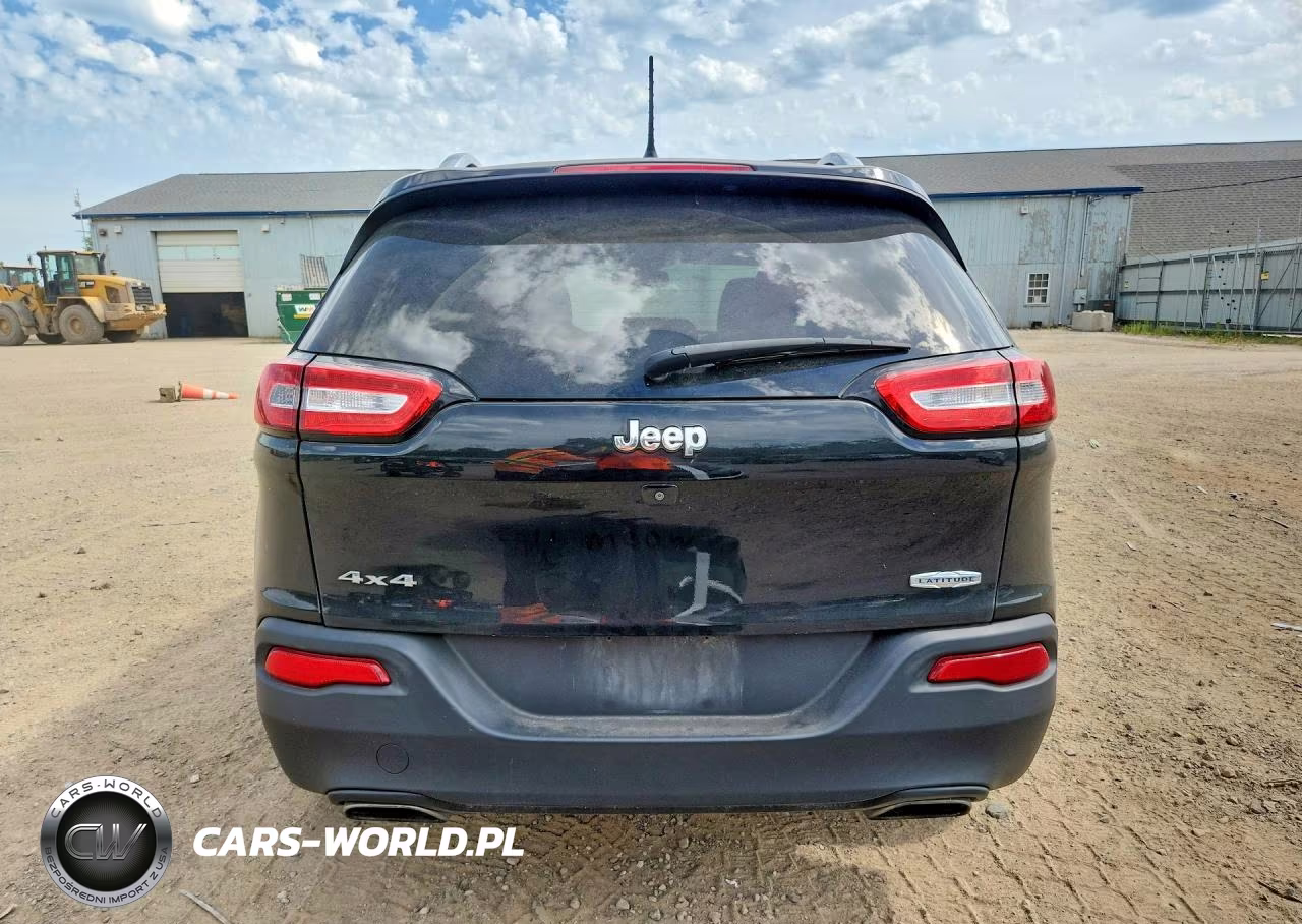 2015 Jeep Cherokee Latitude VIN:1C4PJMCS7FW755443 - 6