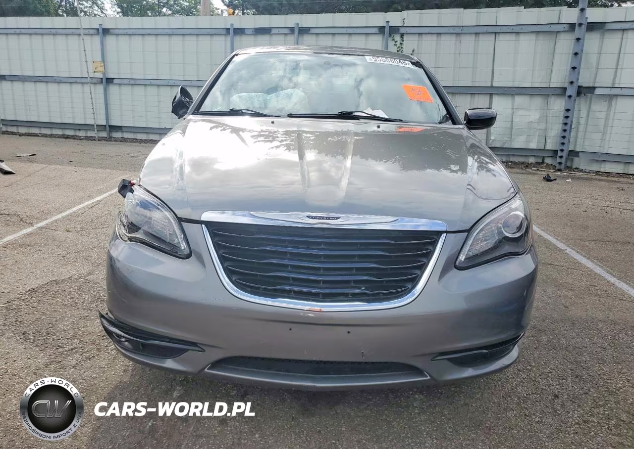 2013 Chrysler 200 Touring VIN:1C3CCBBG9DN684781 - 5