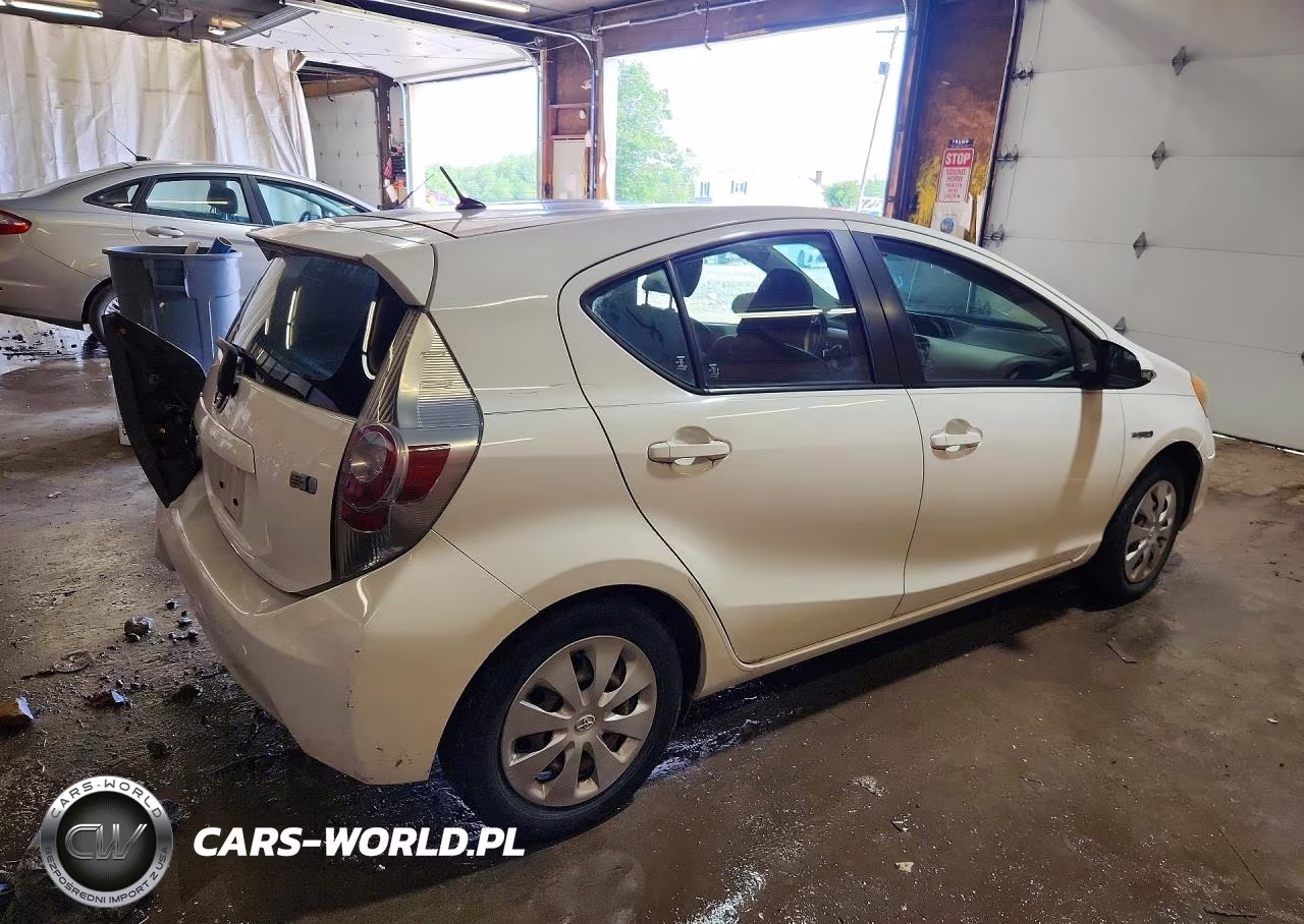 2012 Toyota Prius C Two VIN:JTDKDTB30C1519277 - 3