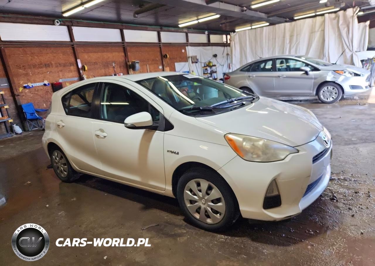 2012 Toyota Prius C Two VIN:JTDKDTB30C1519277 - 4