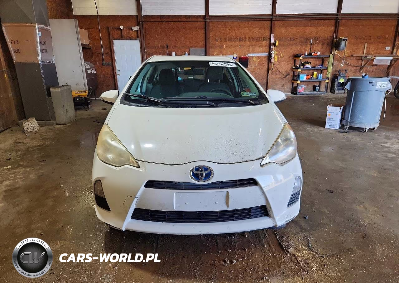2012 Toyota Prius C Two VIN:JTDKDTB30C1519277 - 5