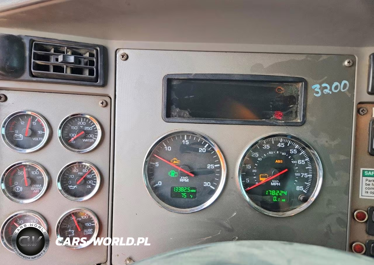 2016 Kenworth T370 Railroad Service Truck VIN:2NKHHJ7X6GM113757 - 9