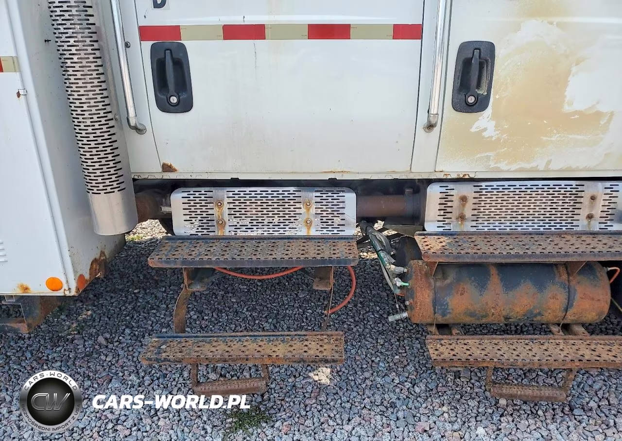 2010 Freightliner 108Sd Crane Truck VIN:1HTZZAAN8AJ280438 - 14