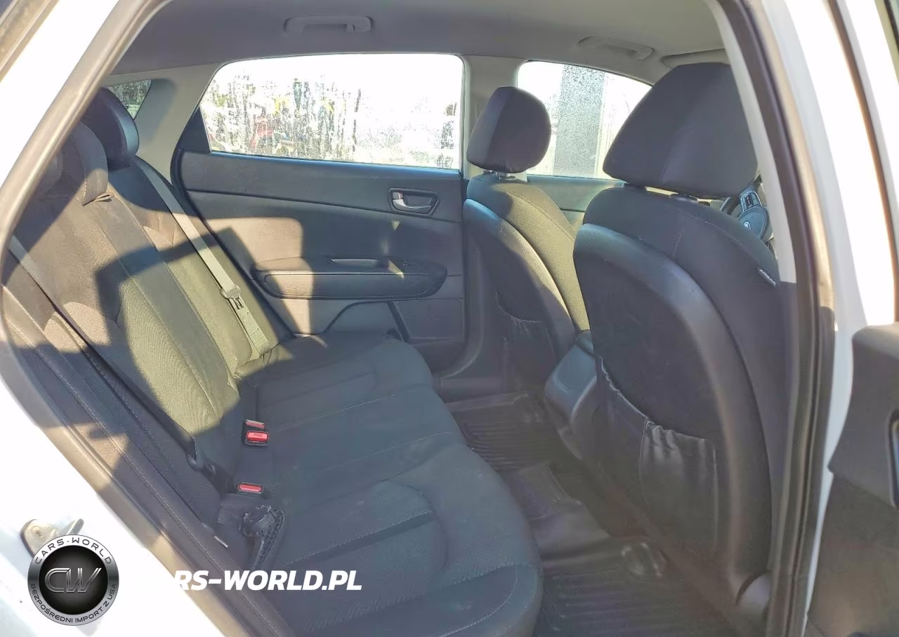 2016 Kia Optima Lx VIN:5XXGT4L37GG016627 - 10