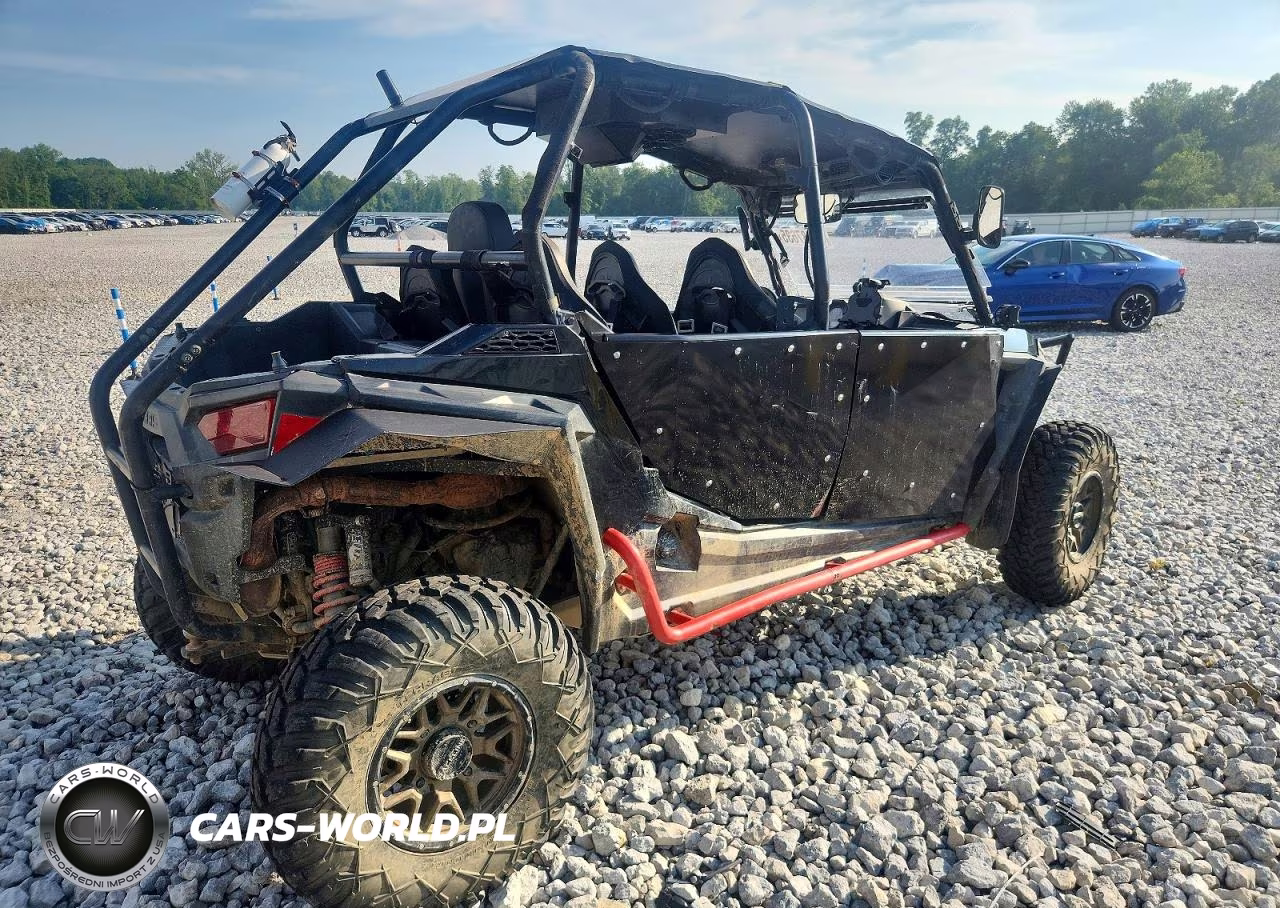 2017 Polaris Razor VIN:4XAVCE872HB677926 - 4