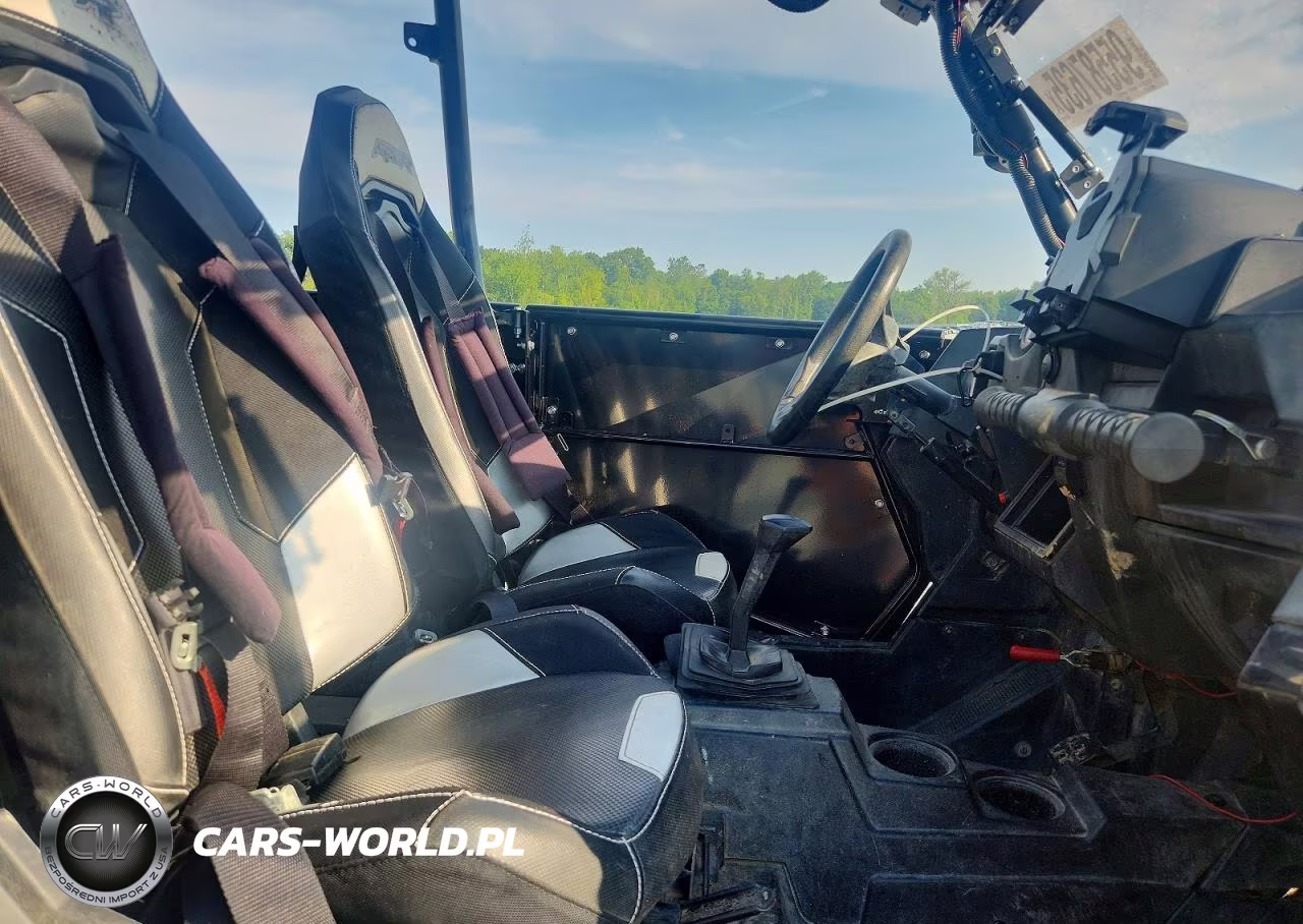 2017 Polaris Razor VIN:4XAVCE872HB677926 - 5