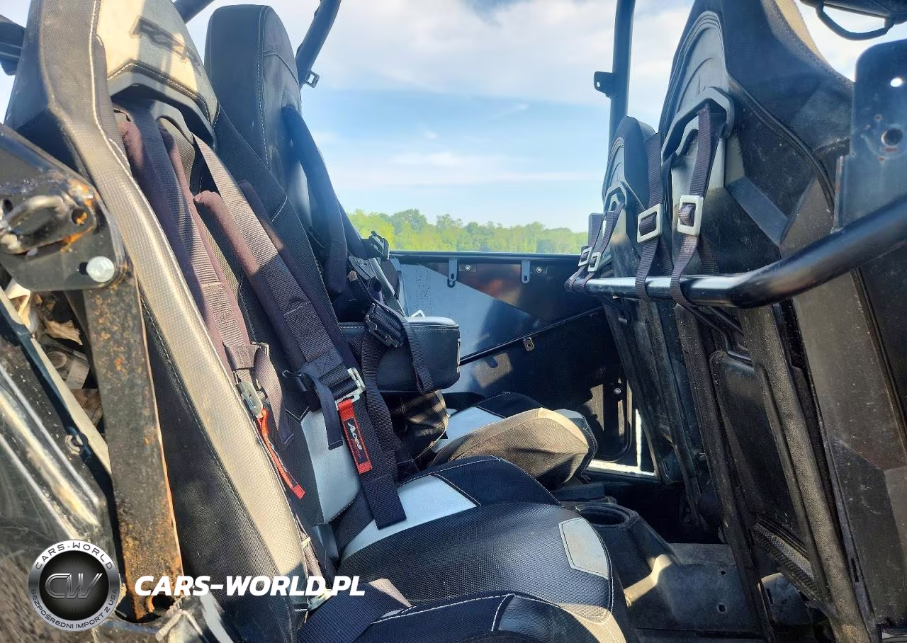 2017 Polaris Razor VIN:4XAVCE872HB677926 - 6