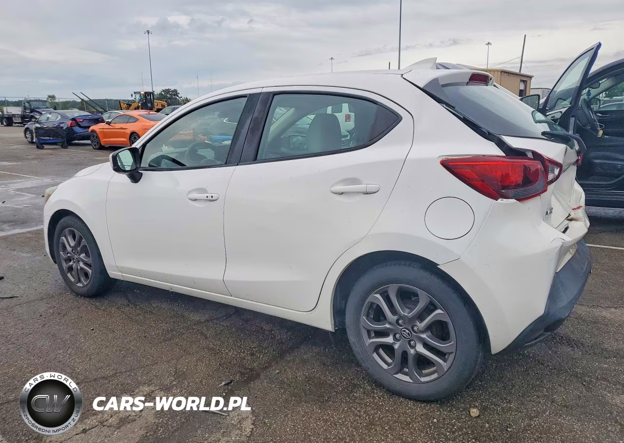 2020 Toyota Yaris Hatchback Le VIN:3MYDLBJVXLY706144 - 2