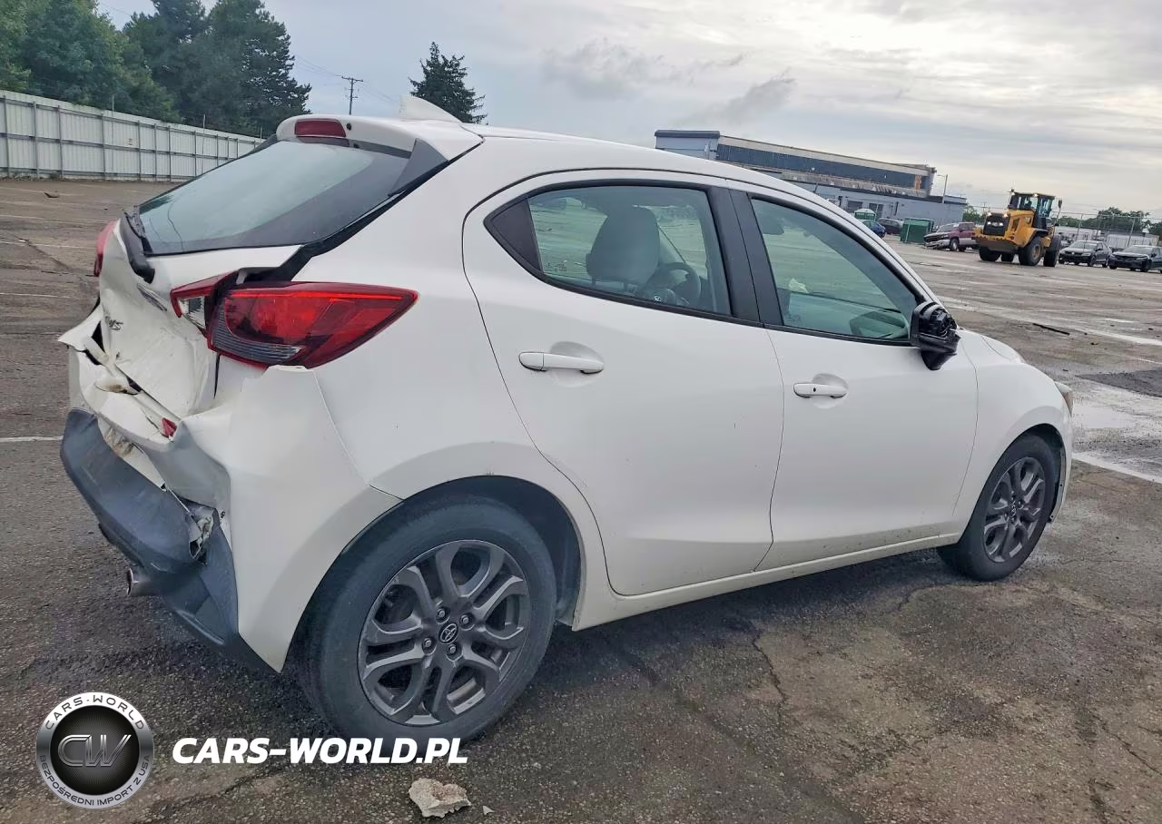 2020 Toyota Yaris Hatchback Le VIN:3MYDLBJVXLY706144 - 3