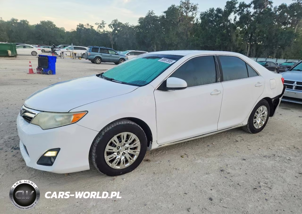 2012 Toyota Camry Le – zdjęcie 1 z 12