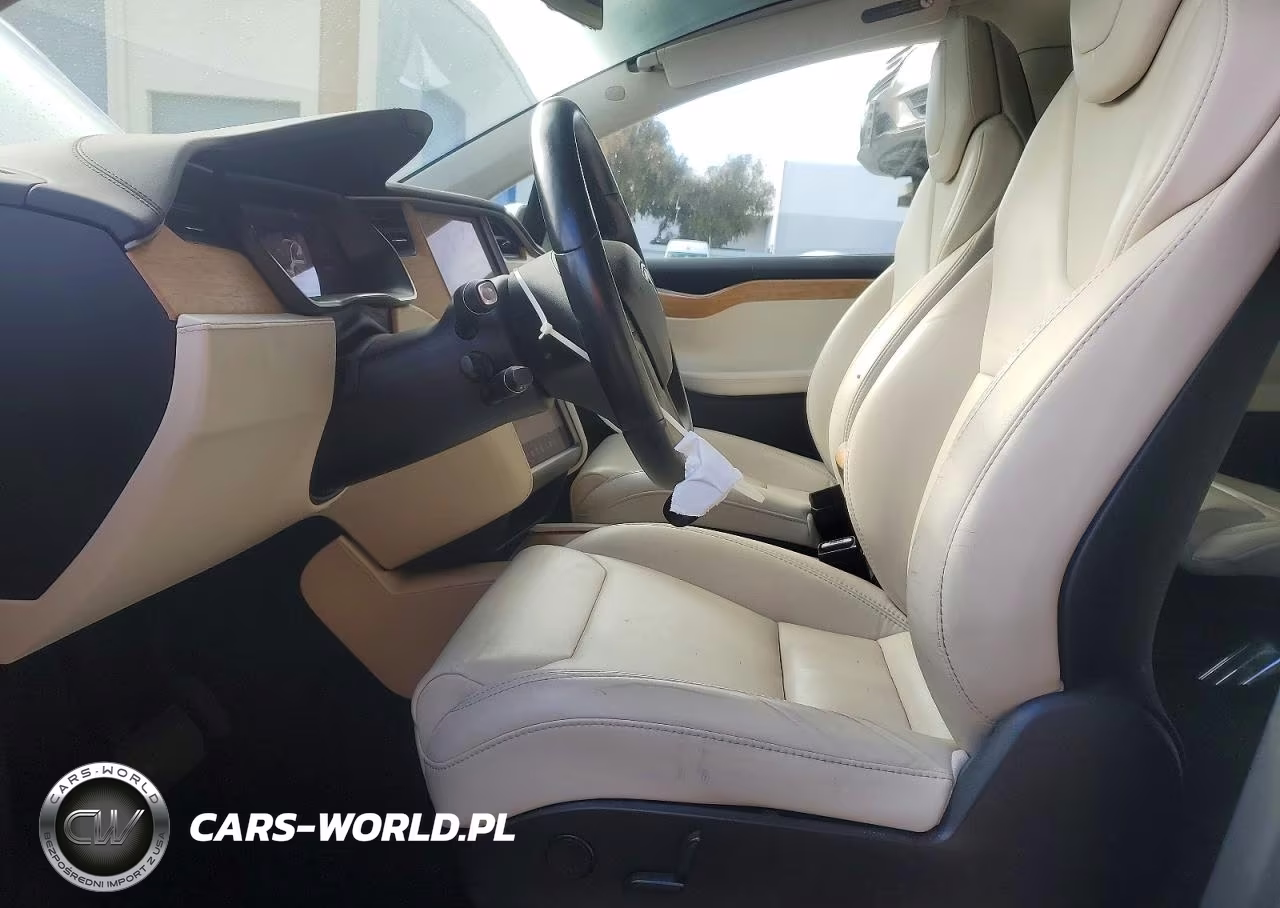2018 Tesla Model X VIN:5YJXCBE28JF141476 - 7