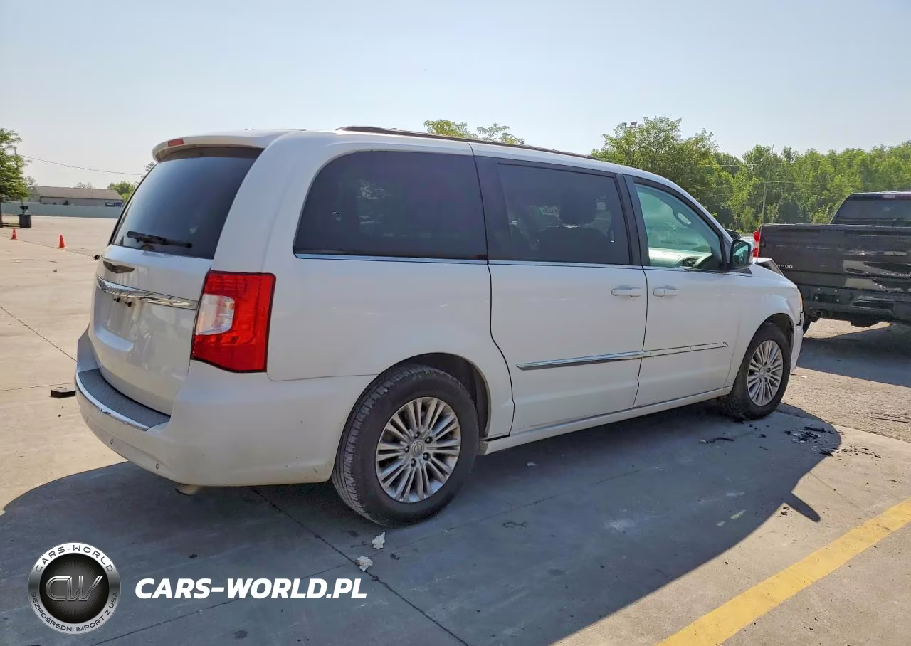 2015 Chrysler Town & Country Touring L VIN:2C4RC1CG3FR582316 - 3